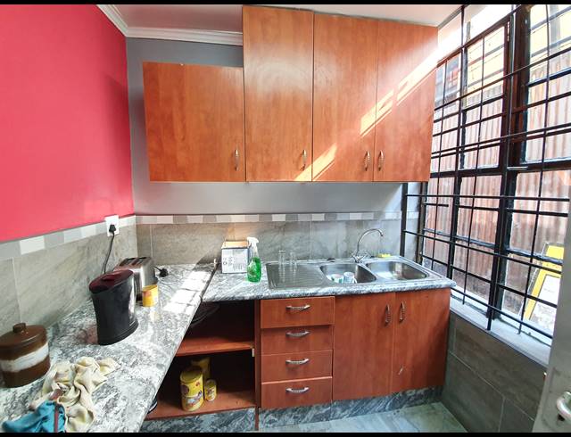 990M² WORKSHOP FOR SALE IN OPHIRTON
